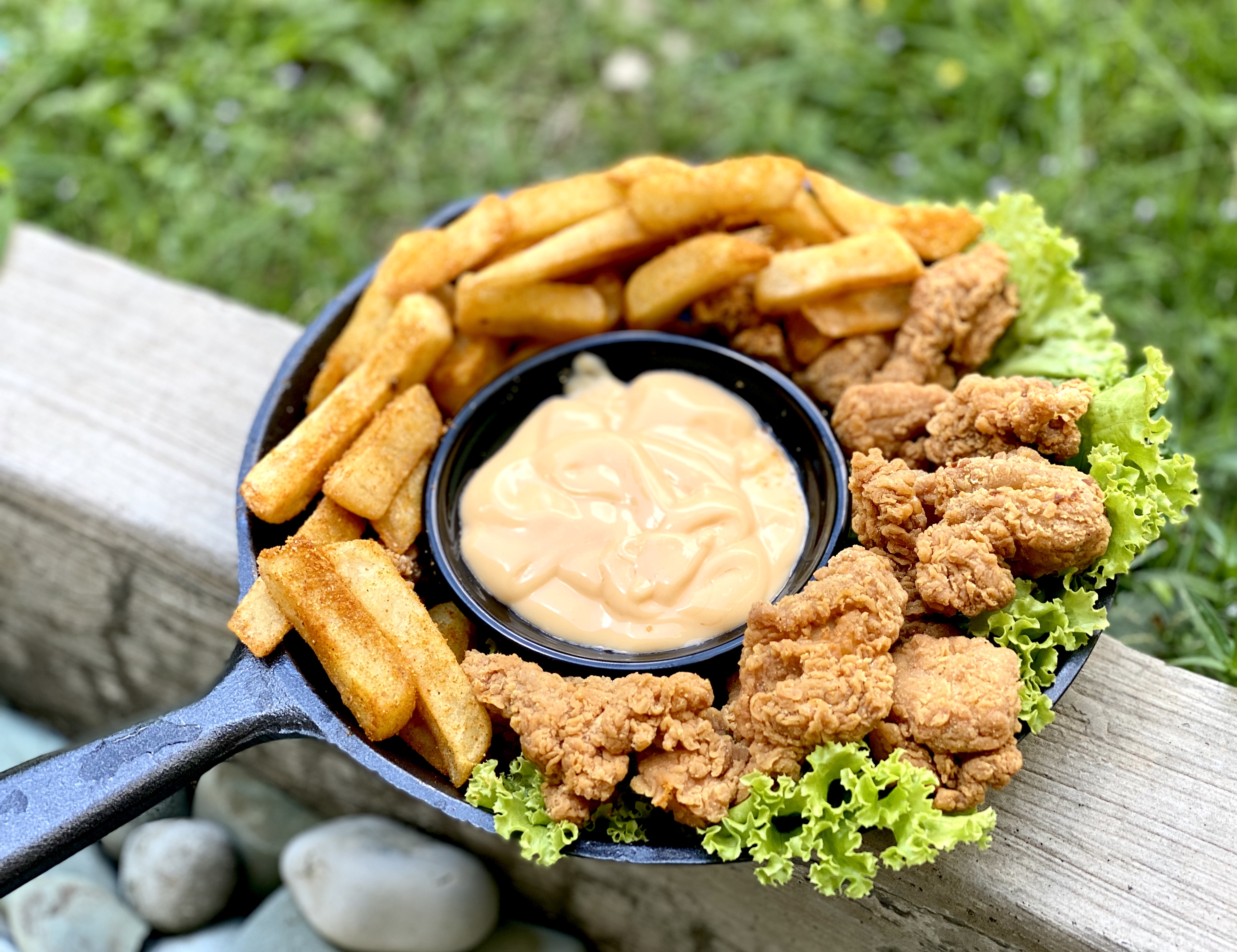 CHEESY CURRY CHICK FRIES