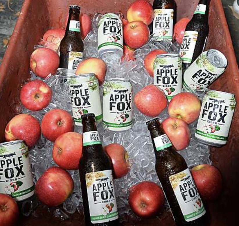 APPLE FOX BUCKET