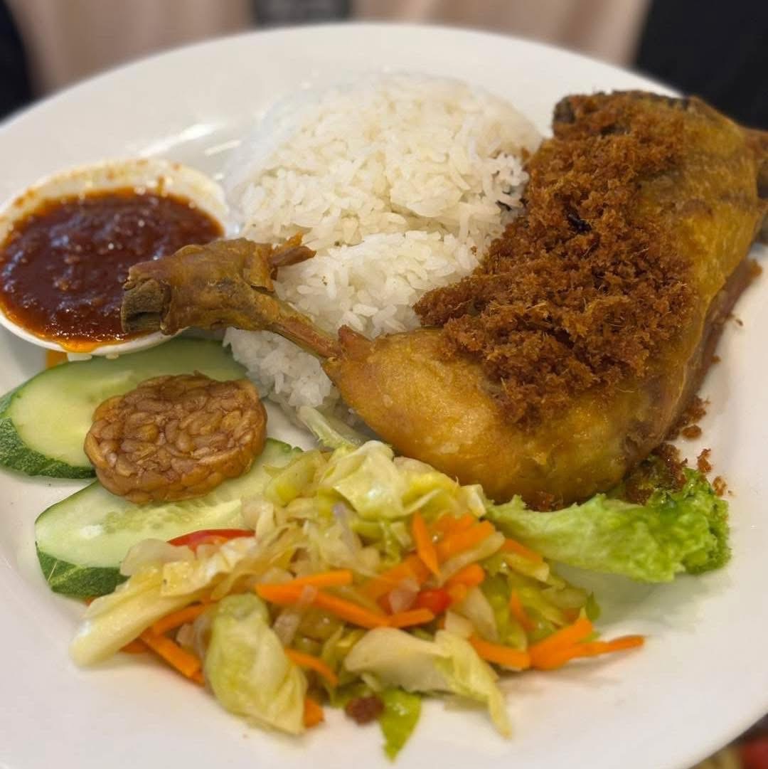 Nasi Ayam Penyet